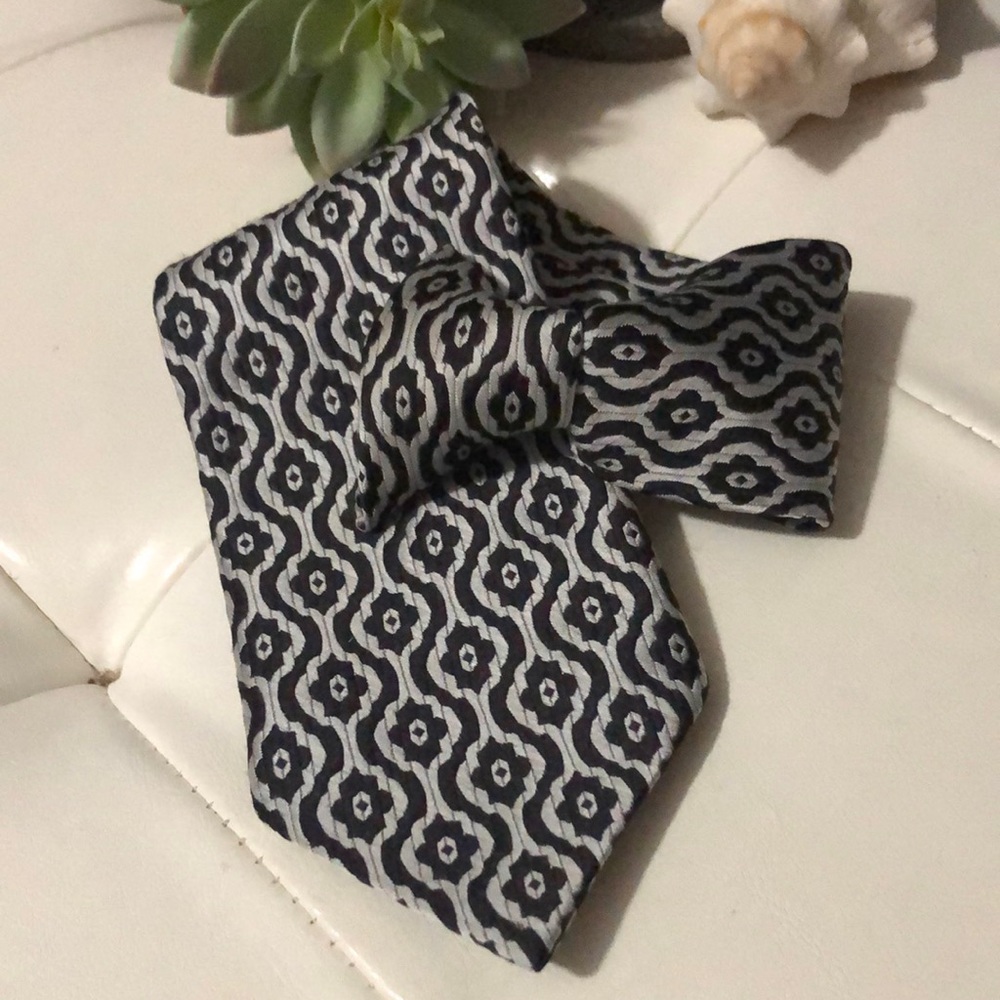Clip On Tie-Black & White
